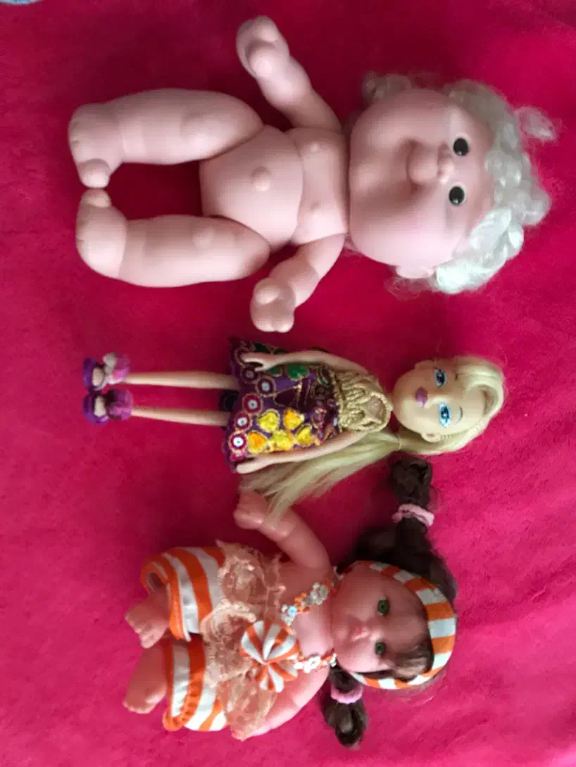 عروسک|اسباب‌بازی بچه|دوگنبدان, |دیوار