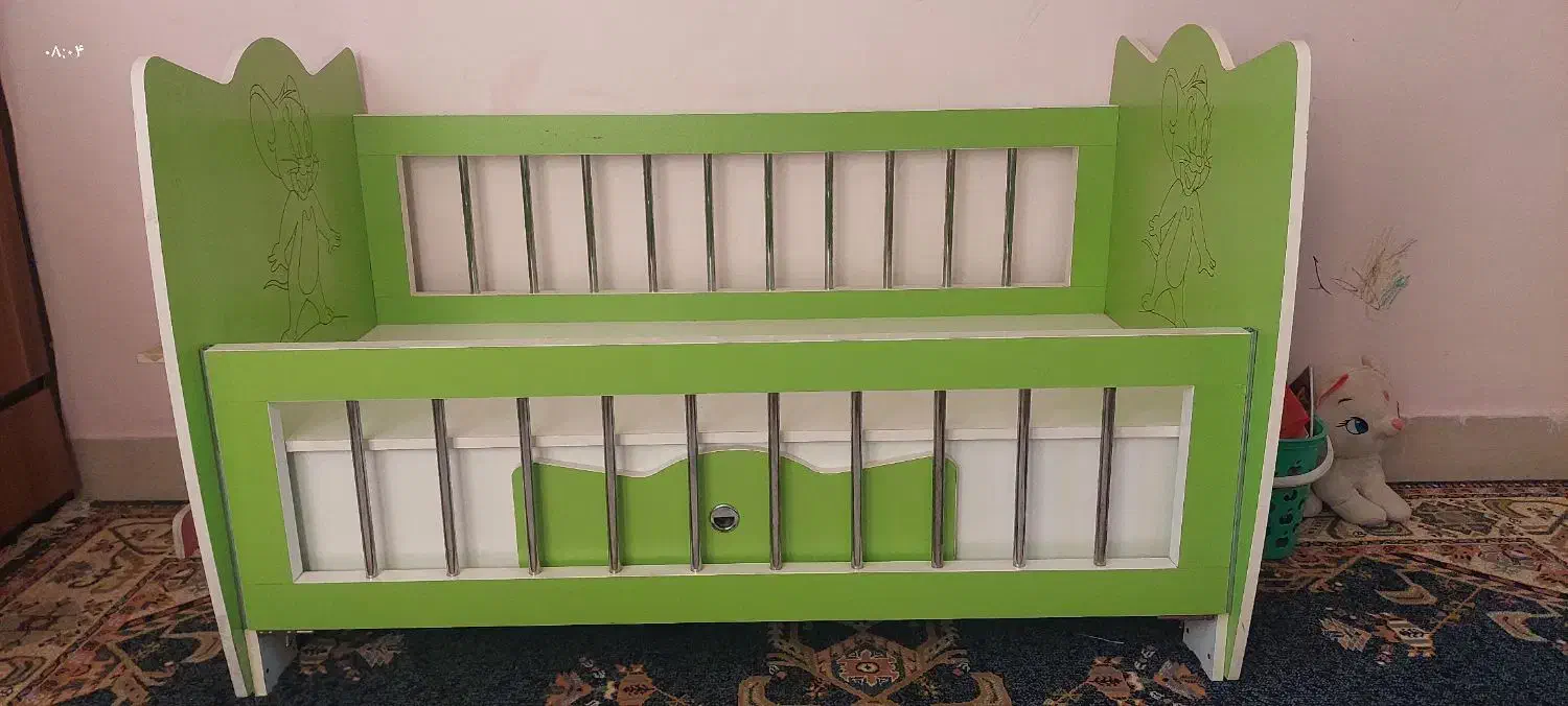 تخت کودک در حد نو|تخت و صندلی بچه|گنبد کاووس, |دیوار