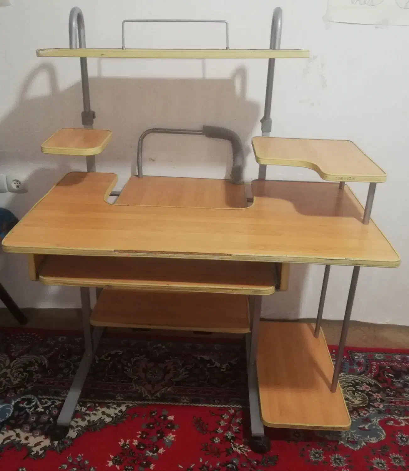 میز کامپیوتر|میز تحریر و کامپیوتر|طاغنکوه, |دیوار