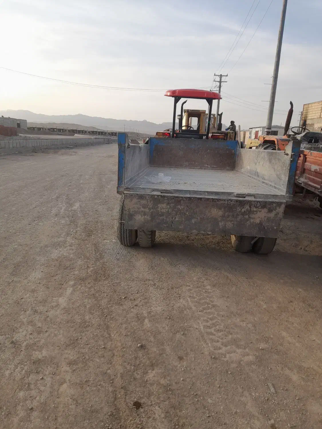 کم شدکان|اشیا|سلفچگان, |دیوار