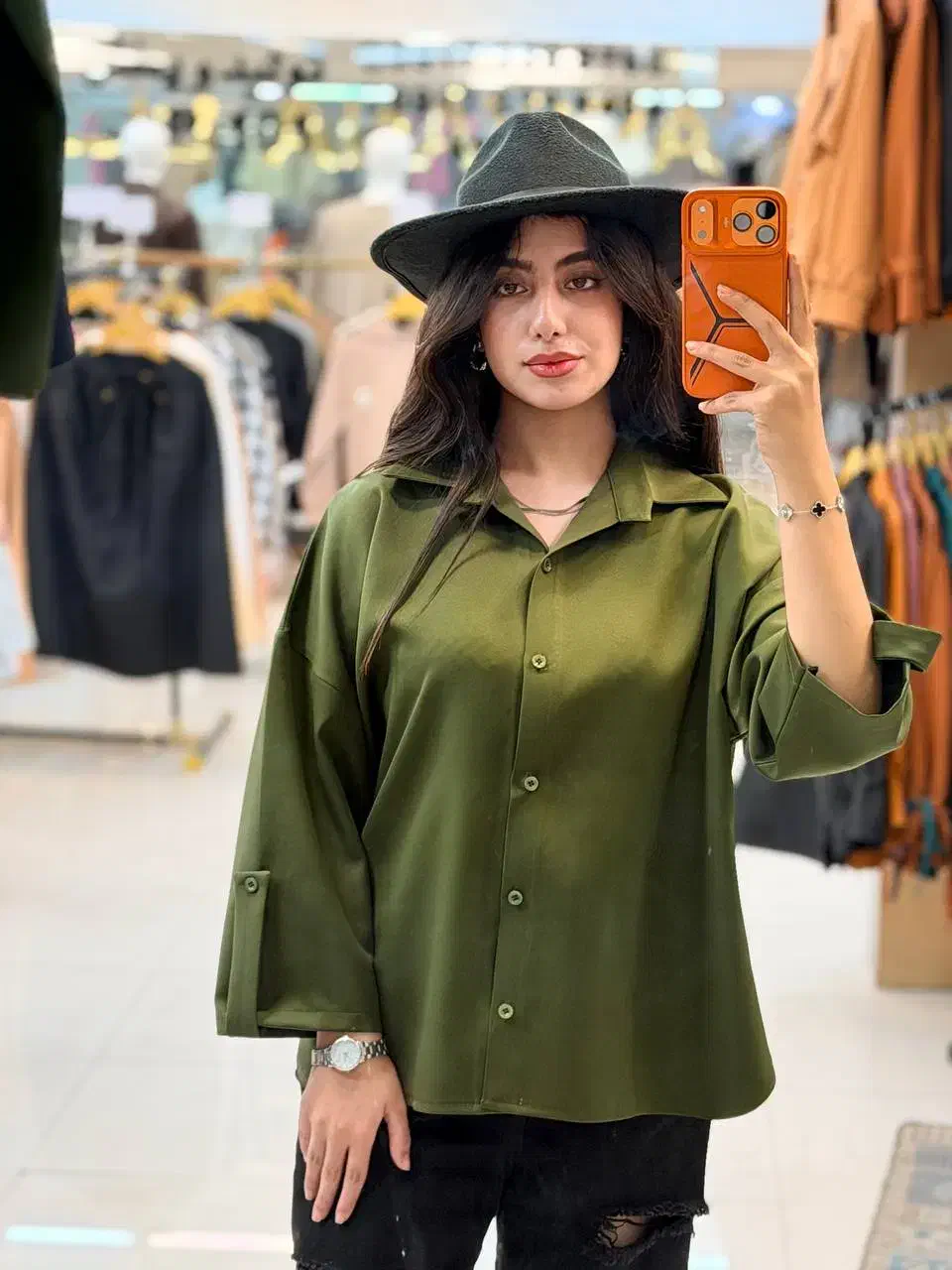 کت و شومیز|لباس|شیراز, سیاه سنگ|دیوار