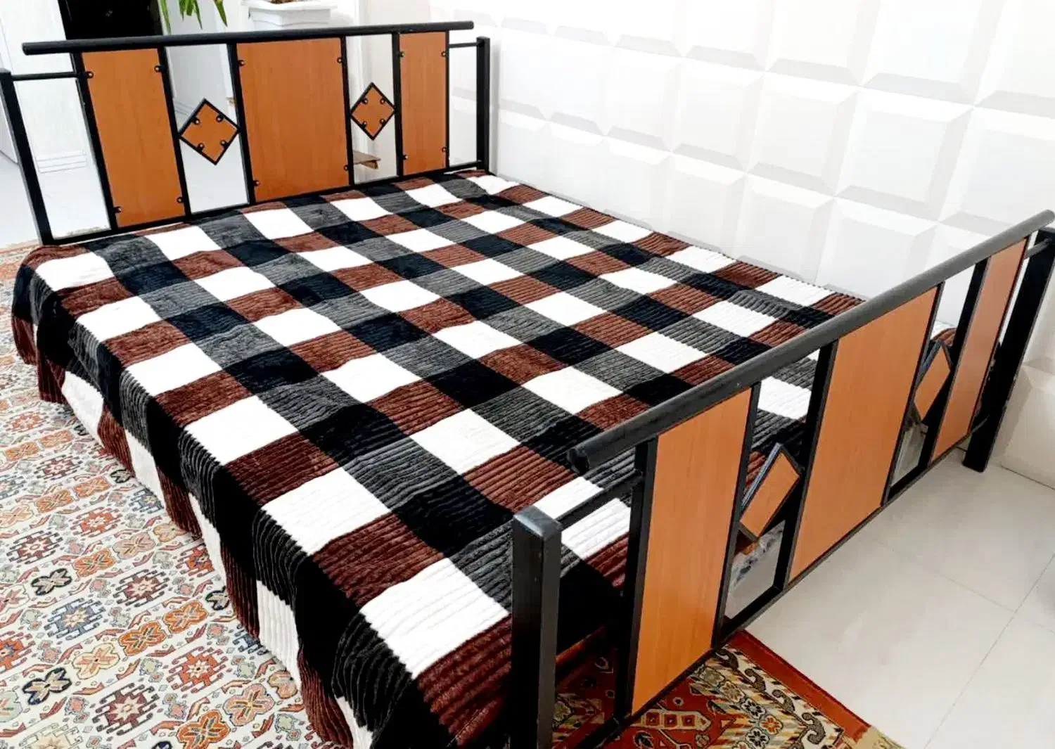 تخت دو نفره(فلزی و چوبی)|تخت و سرویس خواب|مشهد, الهیه|دیوار