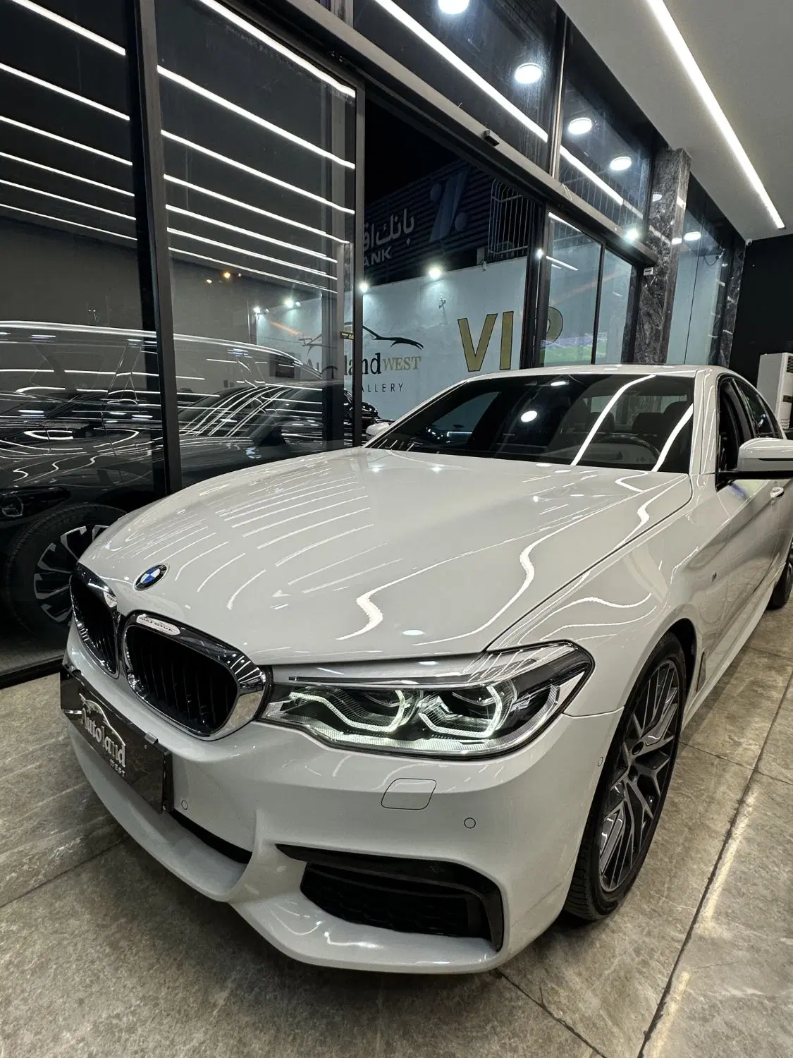 BMW 530 2017 با رزومه فروش نقد اقساط در اتولندغرب|خودرو سواری و وانت|تهران, گلستان (شهرک راه آهن)|دیوار