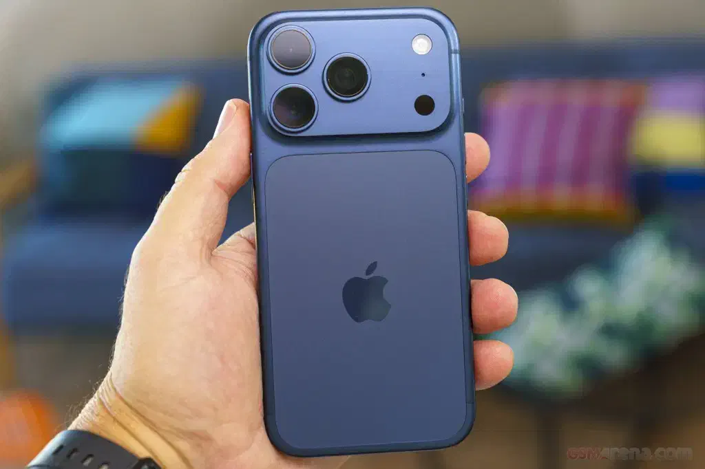 iPhone 17 Pro 256GB با پک کاور و گلس|موبایل|بندرعباس, |دیوار