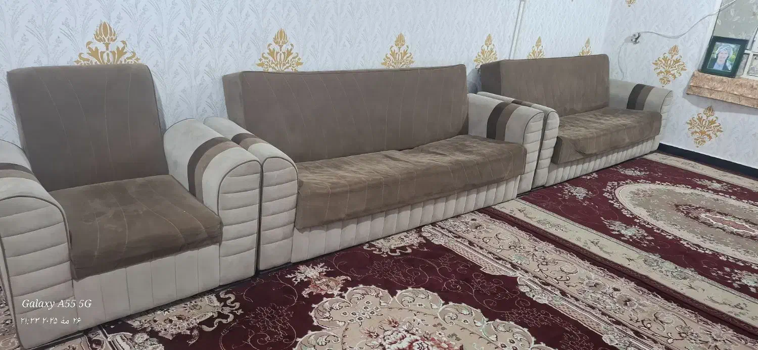 یک دست مبل ۷ نفره با چند تکه عسلی به فروش میرسد|مبلمان خانگی و میز عسلی|بندر ماهشهر, |دیوار