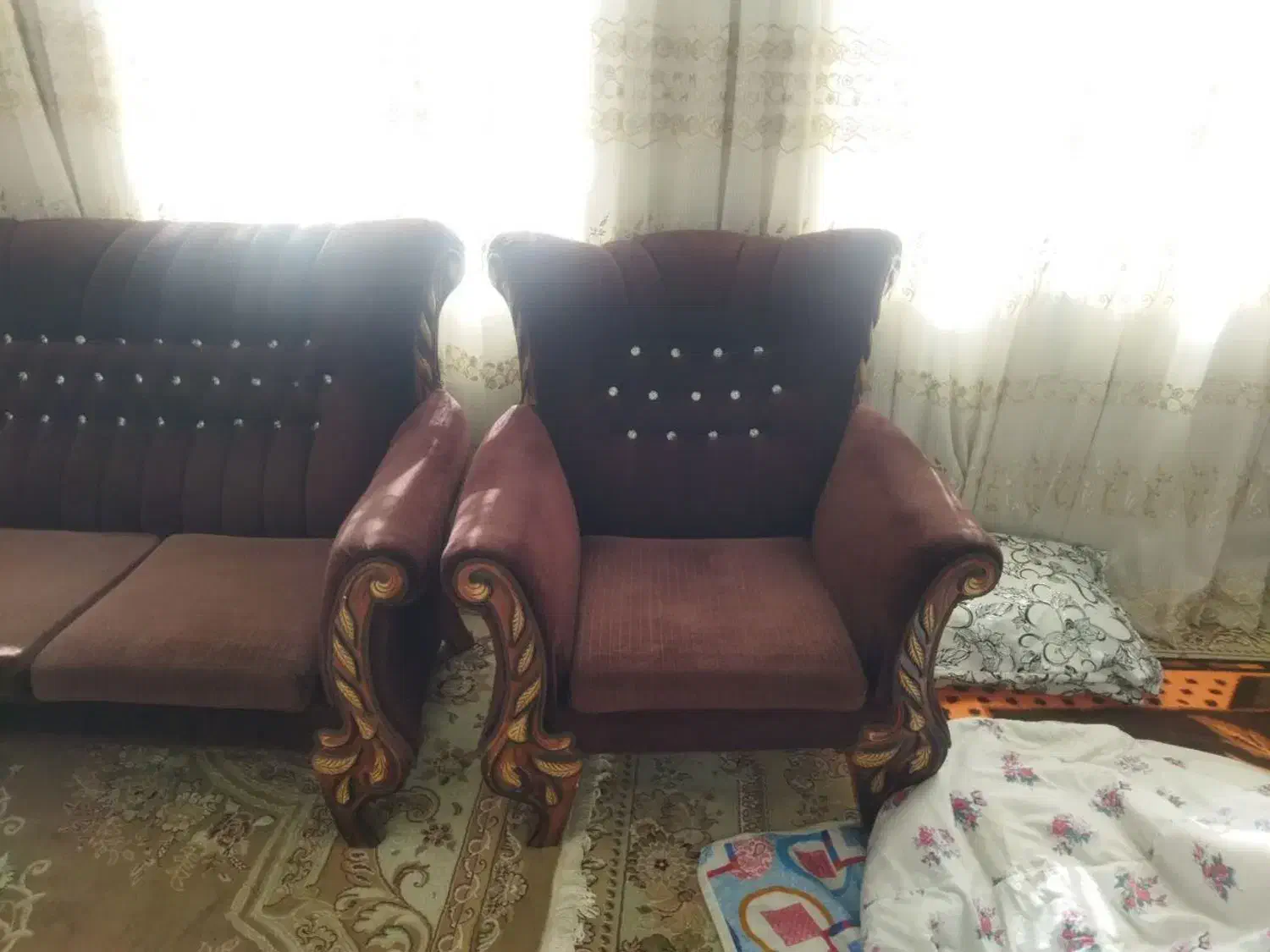 مبل ۹ نفره جنس پارچه مخمل چوب راش تمیز وسالم|مبلمان خانگی و میز عسلی|دلیجان, |دیوار