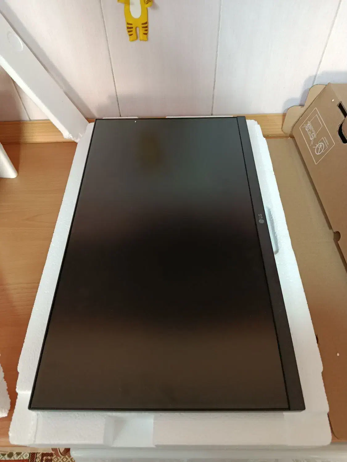 مانیتور LG|قطعات و لوازم جانبی رایانه|اصفهان, شهید رجایی|دیوار