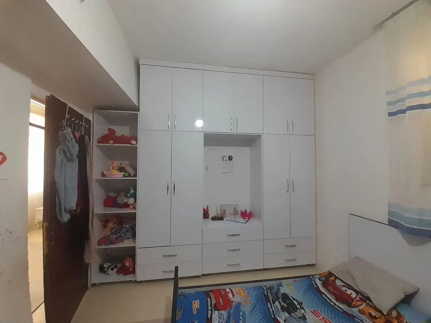 کمد دیواری و جاکفشی|مبلمان خانگی و میز عسلی|گلبهار, شهر جدید گلبهار|دیوار