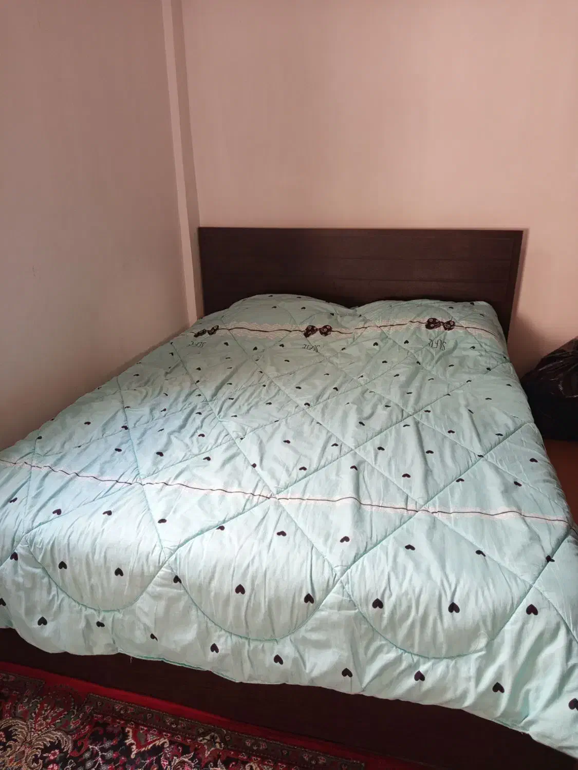 در حد نو|تخت و سرویس خواب|شیروان (خراسان), |دیوار