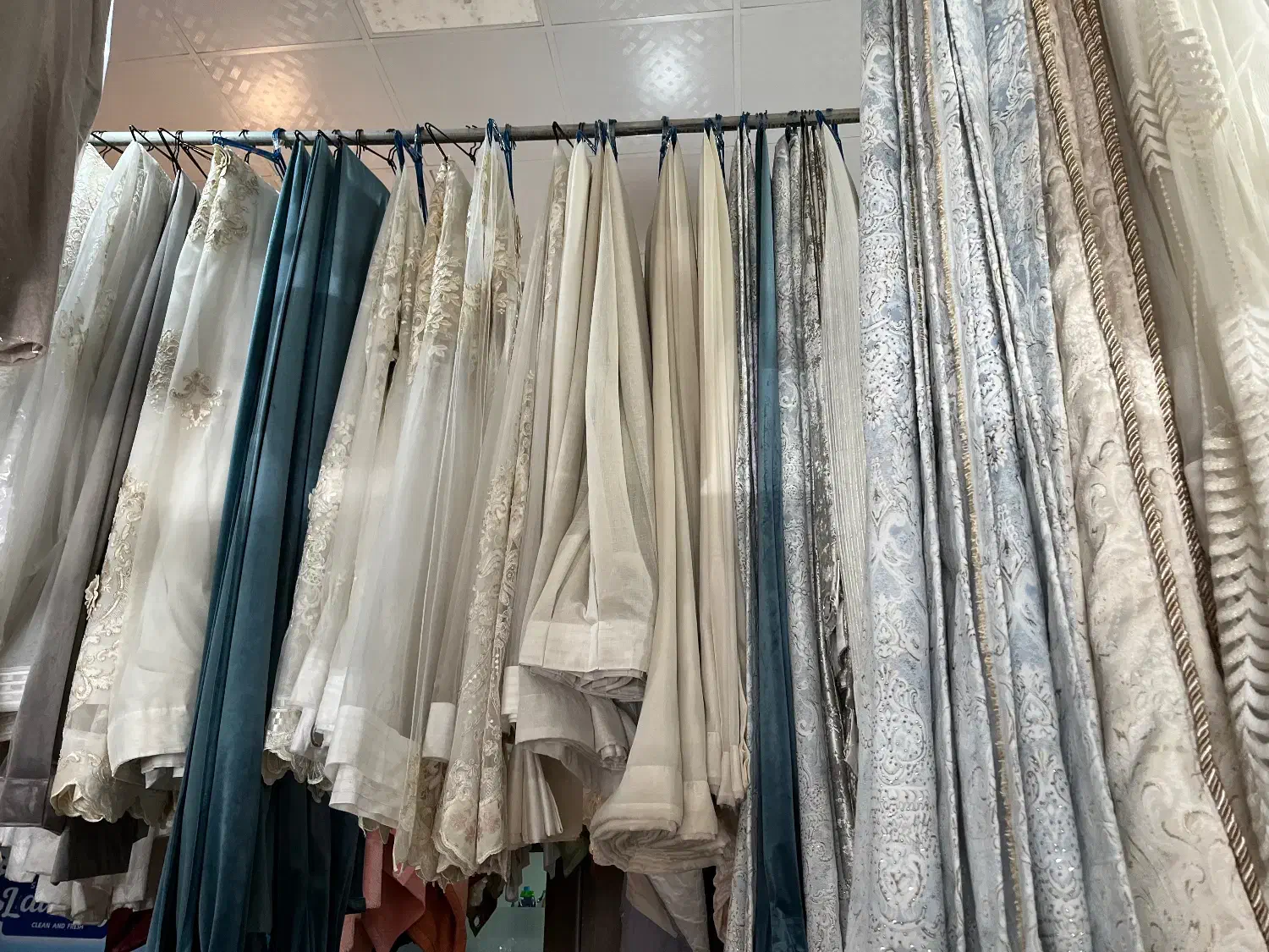 خشکشویی سعید|خدمات نظافت|دماوند, گیلاوند|دیوار