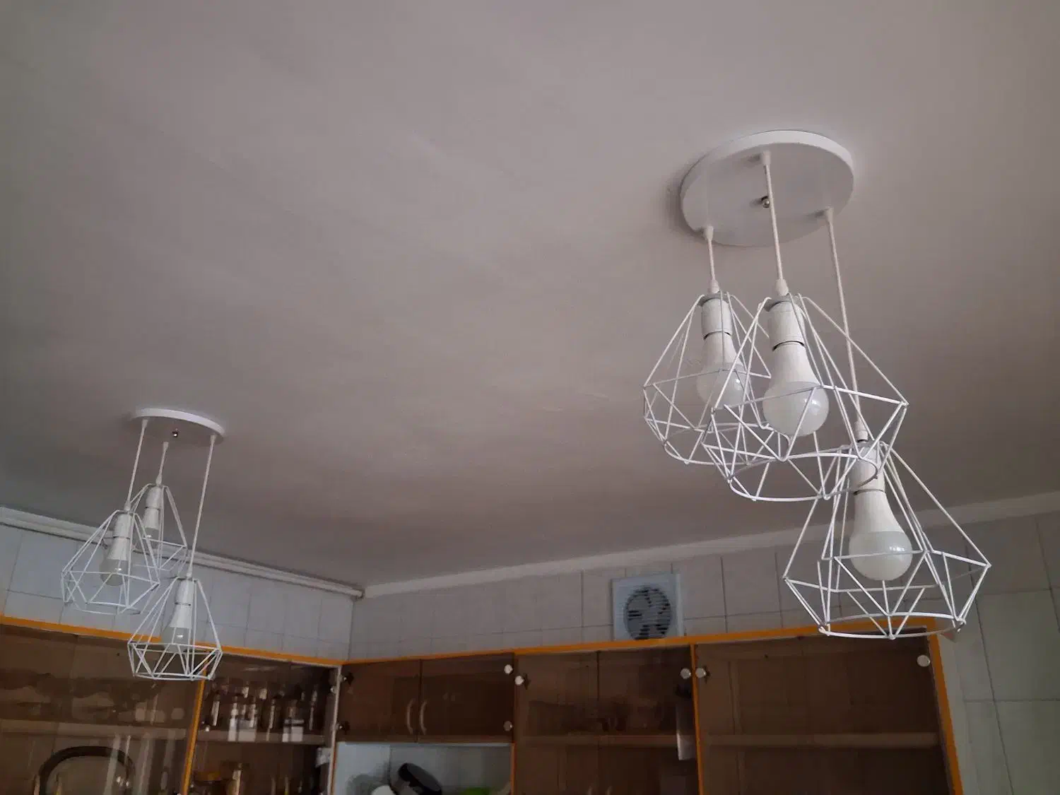 فروش فوری ۲ عدد لوستر سه شعله زیرقیمت بعلت جابجایی|لوستر و چراغ آویز|ساری, |دیوار