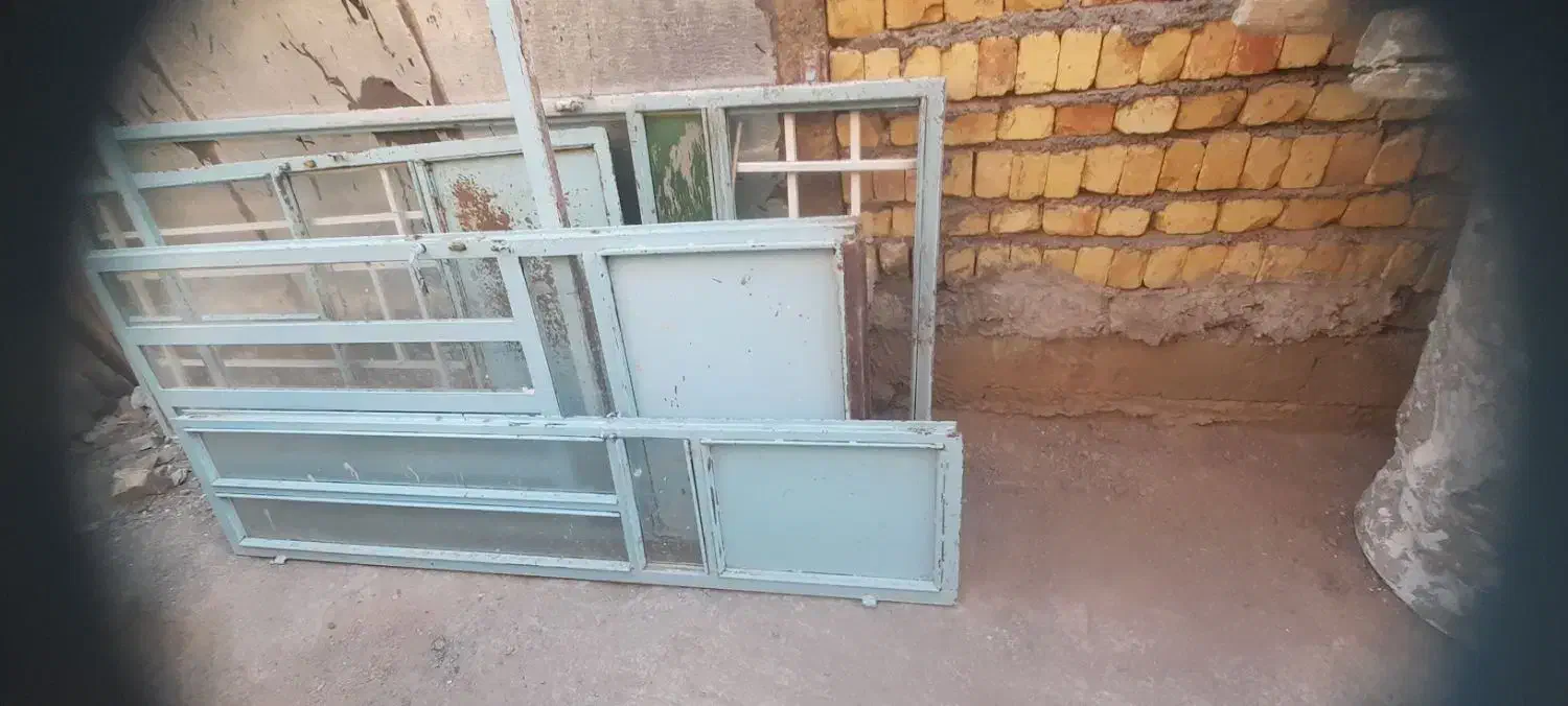 پنجره وپاچلاقی و درب ورودی آهنی باشیشه|مصالح و تجهیزات ساختمان|فریدونشهر, |دیوار