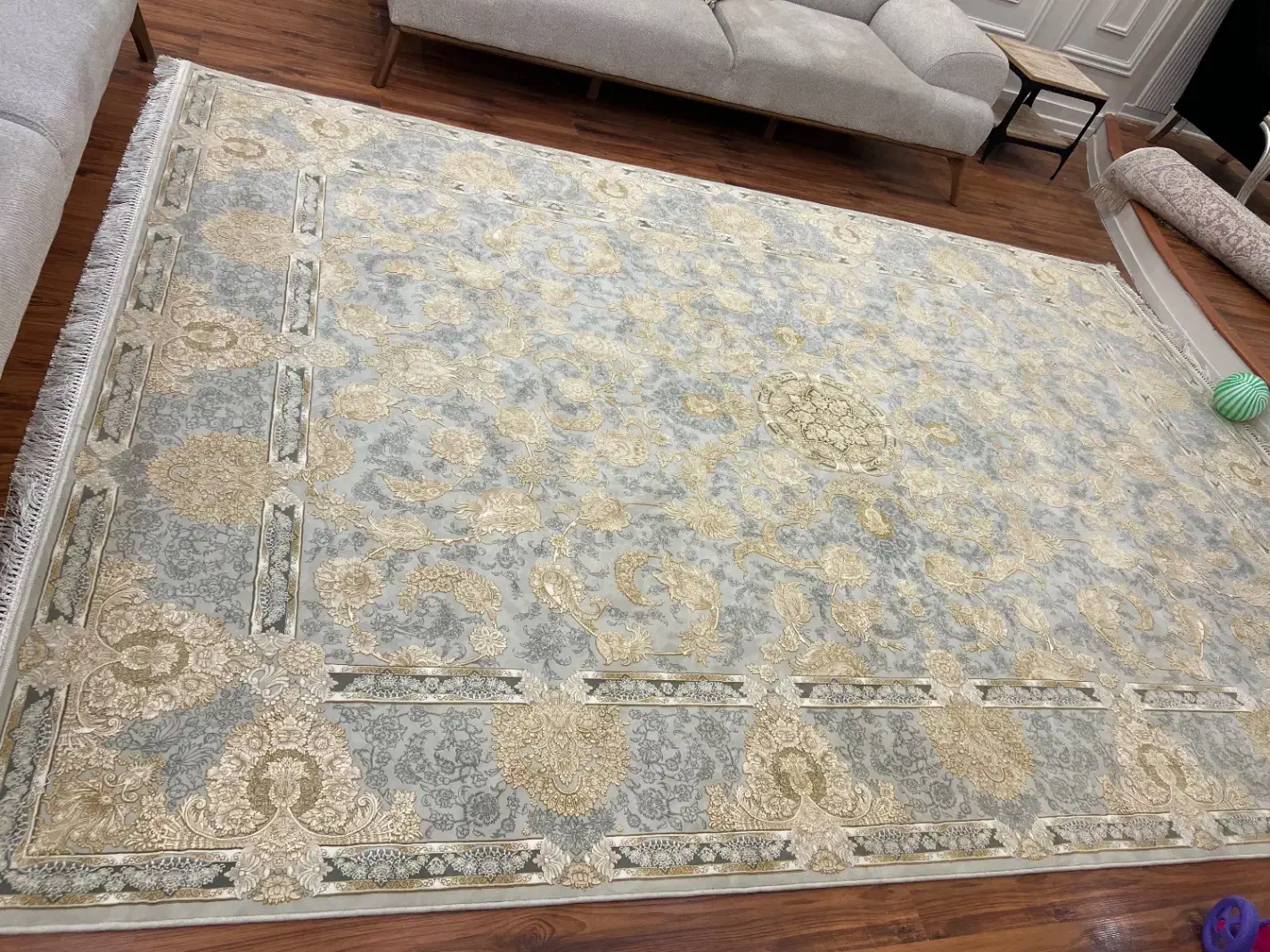 قالی نگین مشهد نو|فرش|تربت جام, ترکمن ها|دیوار