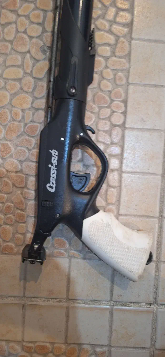 تفنگ شکار ماهی|ماهیگیری|کیش, |دیوار