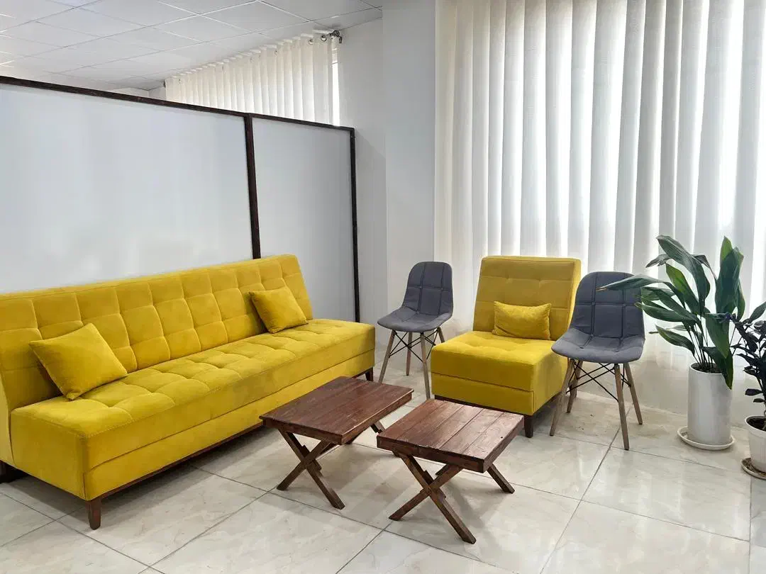 فروش مبل +دو عدد صندلی|مبلمان خانگی و میز عسلی|برازجان, |دیوار