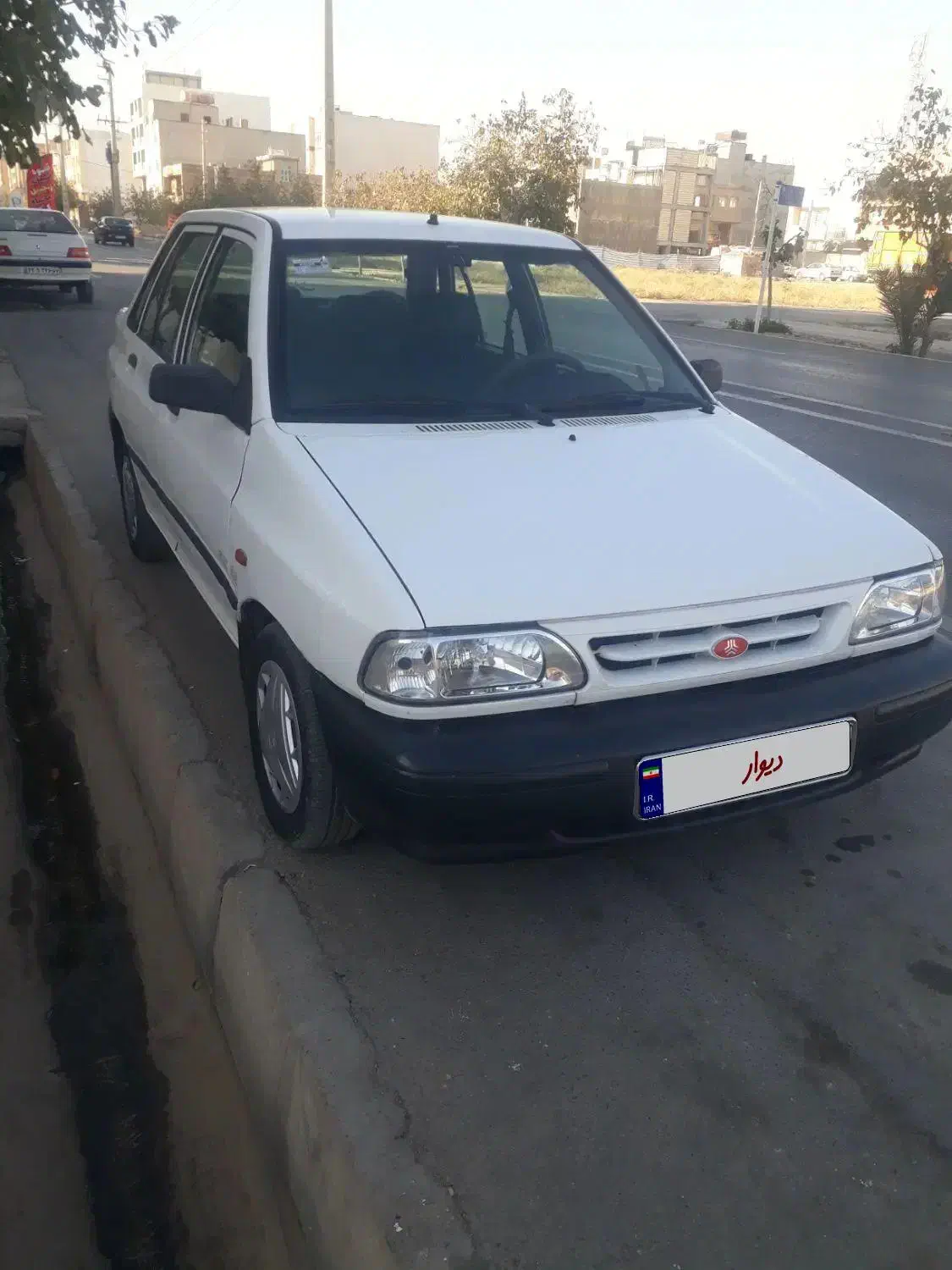 پرایدسفید۸۸دوگانه|خودرو سواری و وانت|شیراز, فرودگاه شهید دستغیب شیراز|دیوار