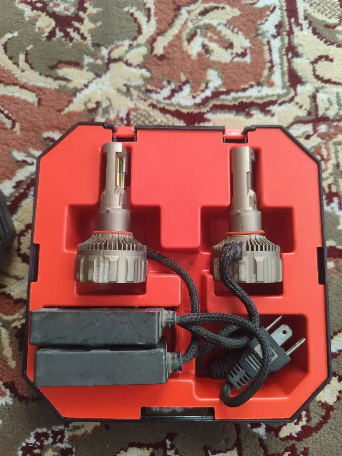 چراغ هدلایت سفید|قطعات یدکی و لوازم جانبی|باغ بهادران, |دیوار