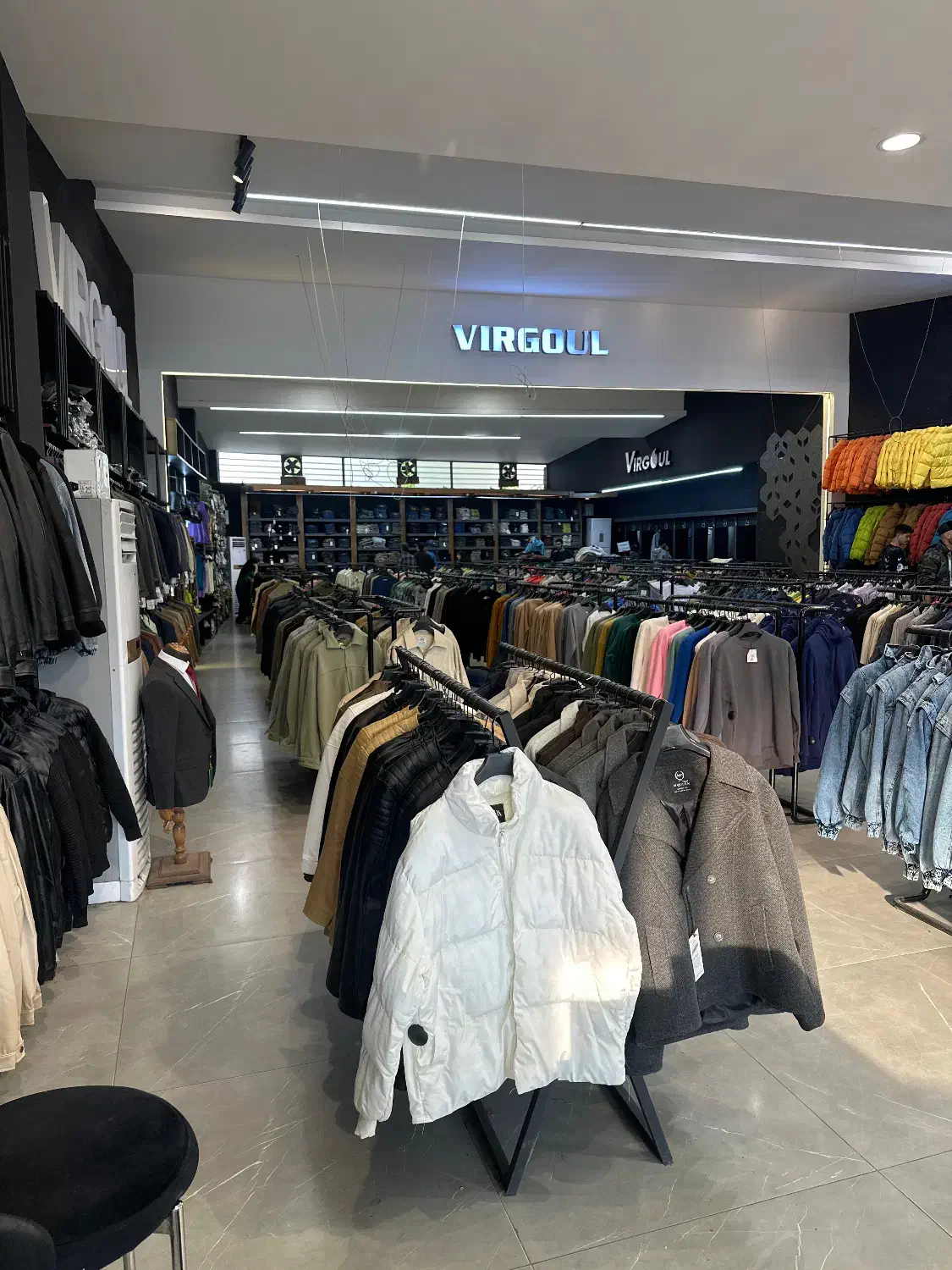 استخدام فروشنده نیروکار کارگر ساده و صندوقدار|استخدام بازاریابی و فروش|امیرکلا, |دیوار