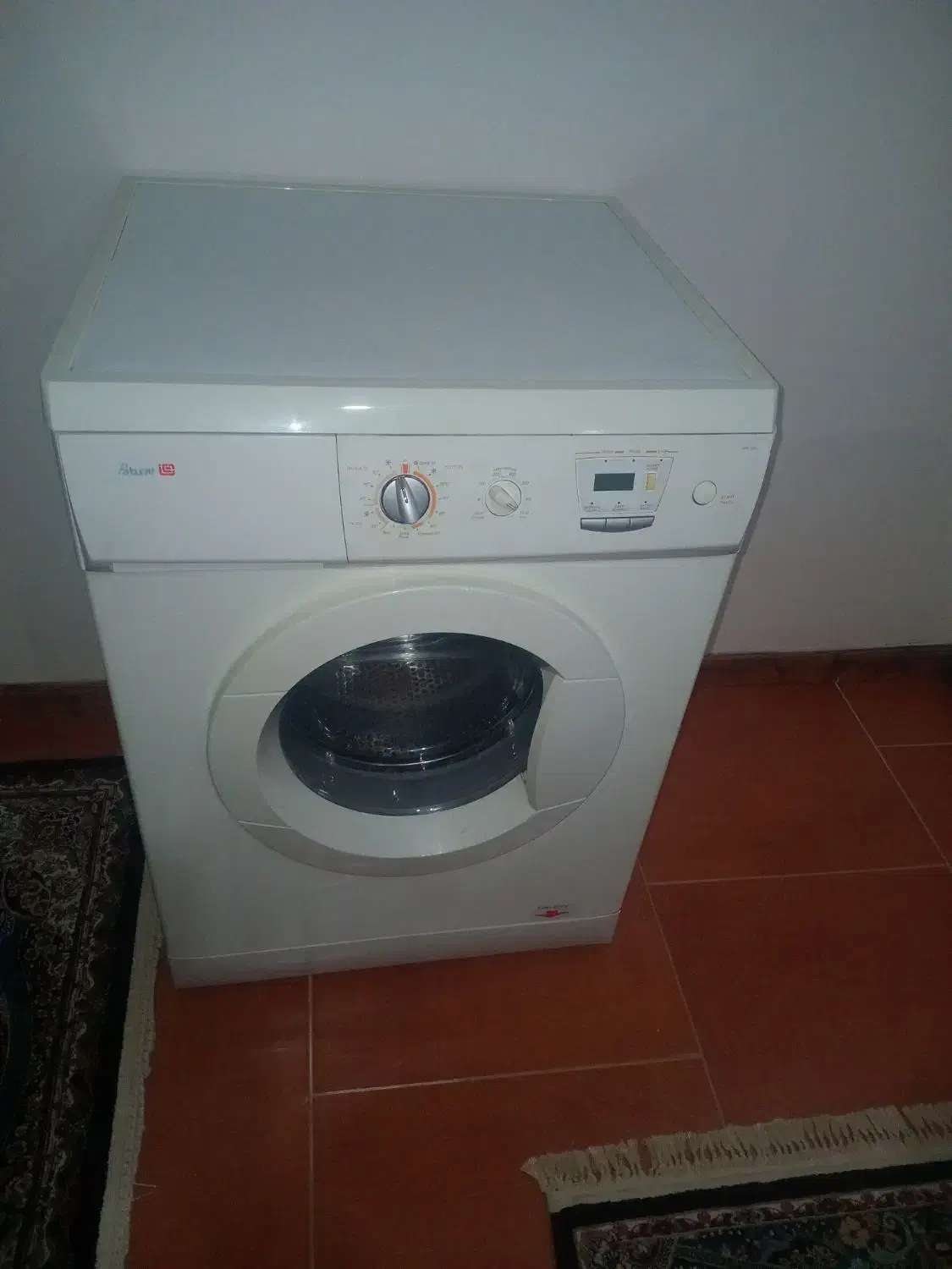 لباسشویی|ماشین لباسشویی و خشک‌کن لباس|چالوس, |دیوار