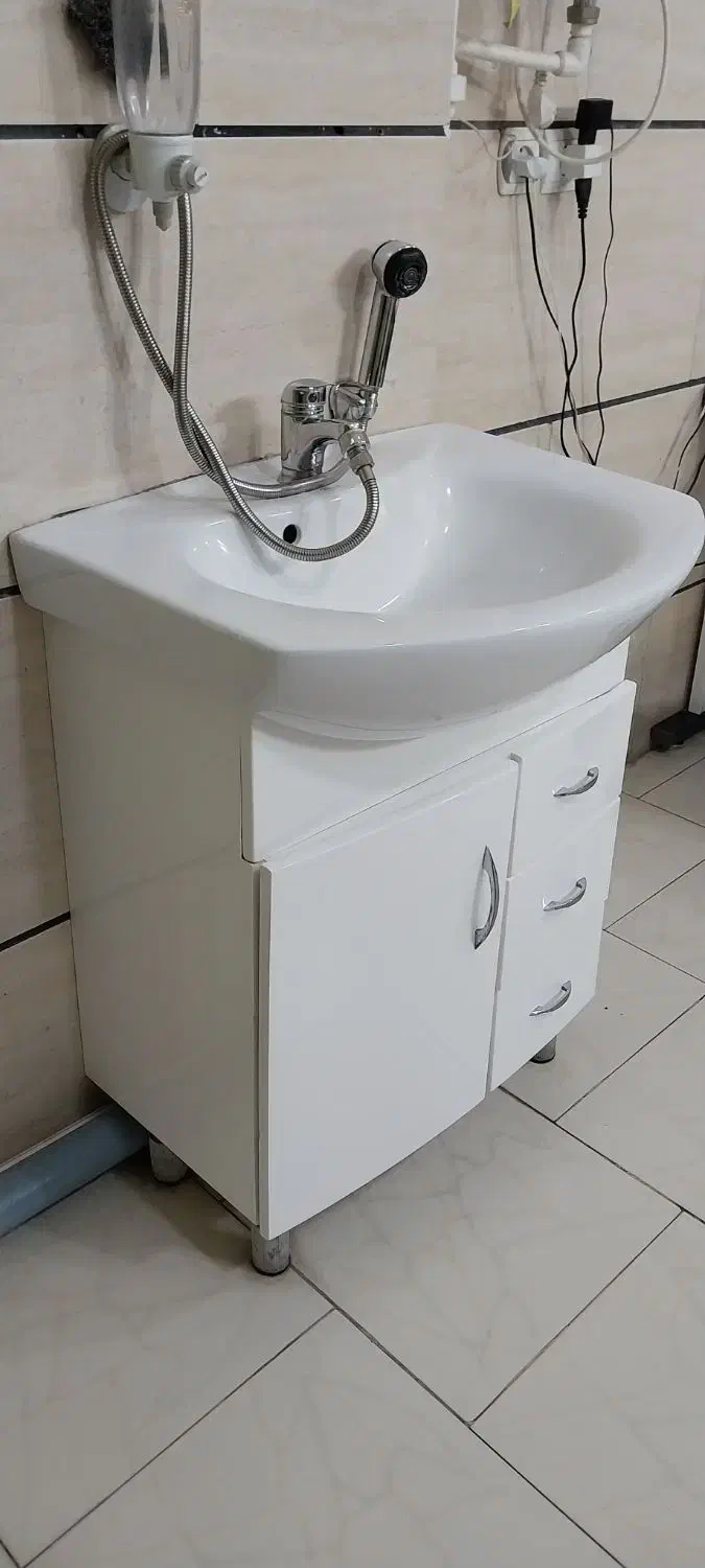 بابلیس،صندلی اصلاح ابرو،میز منشی،روشویی سفید|آرایشگاه و سالنهای زیبایی|محمدشهر, محمدشهر|دیوار