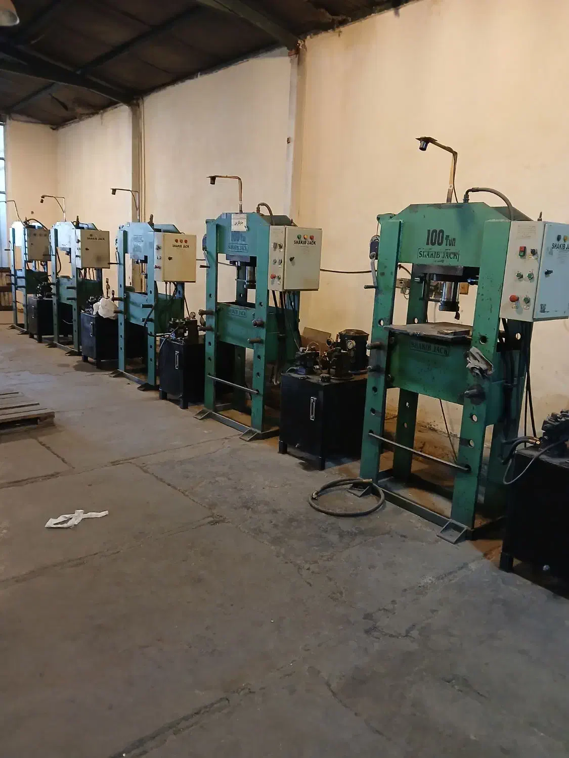 فروش پرس دروازه ای هیدرولیک برقی ۱۰۰ تن|ماشین‌آلات صنعتی|کرج, خرمدشت|دیوار