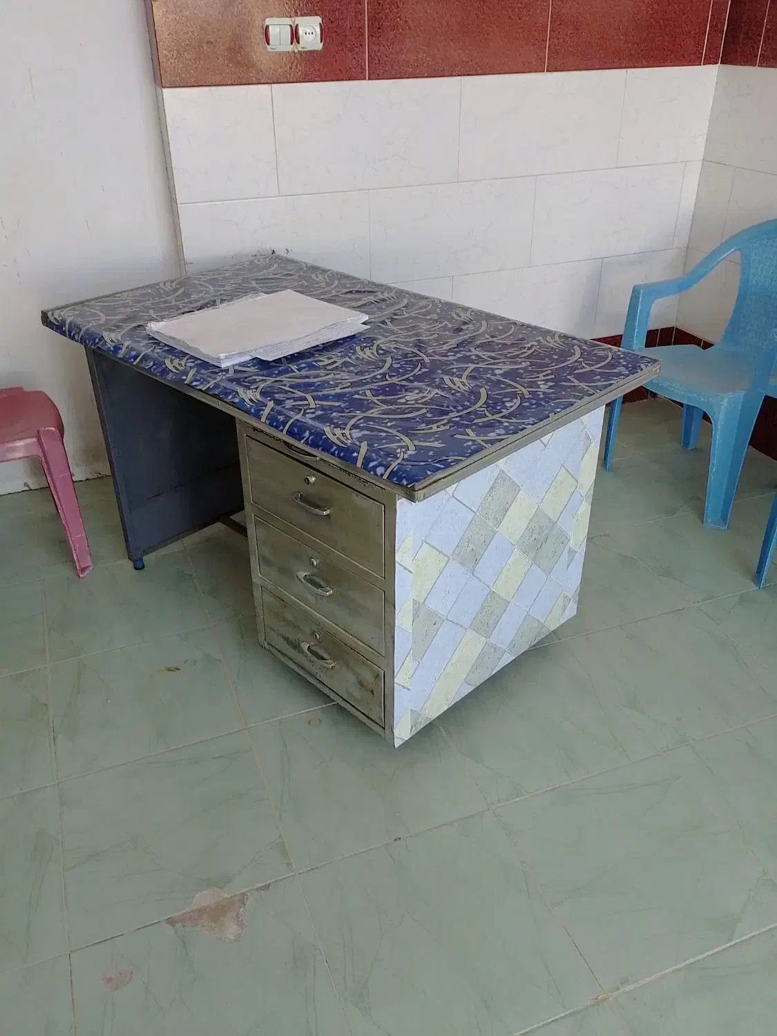 میز|میز تحریر و کامپیوتر|زاهدان, |دیوار