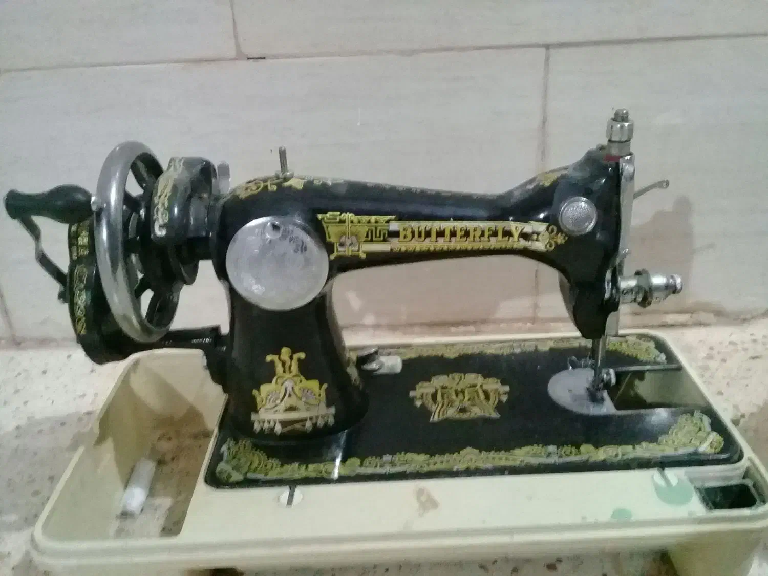 چرخ خیاطی|چرخ خیاطی و ریسندگی|اردل, |دیوار