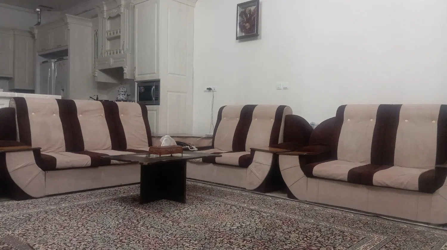 مبلL|مبلمان خانگی و میز عسلی|زرند, |دیوار