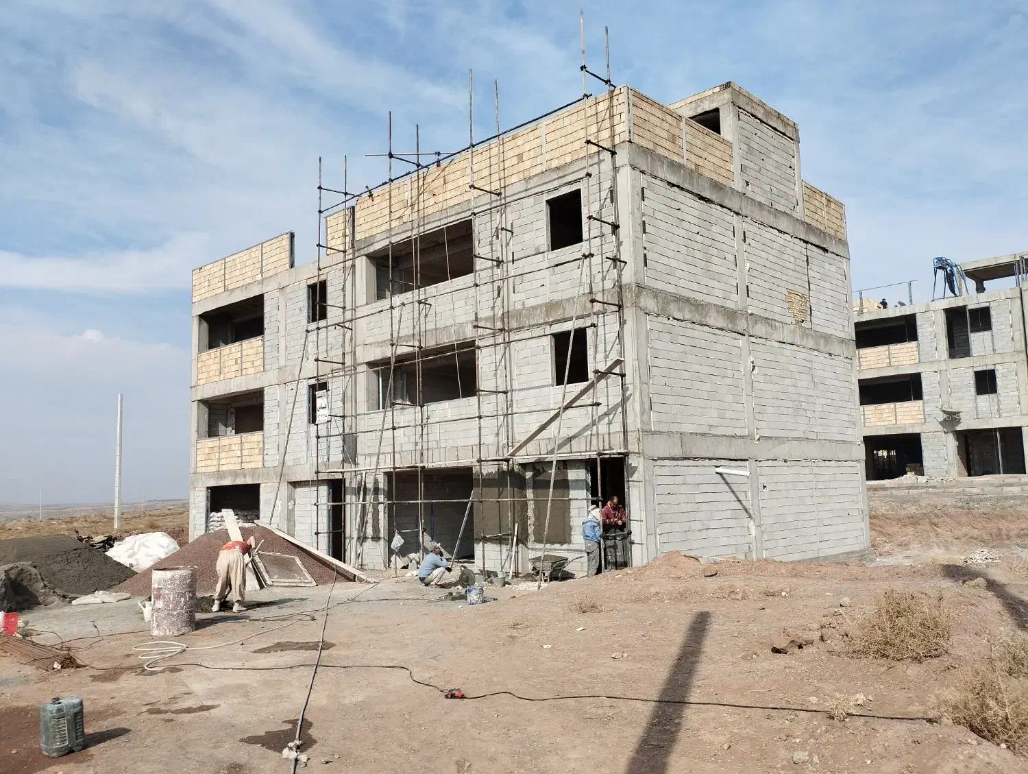 پیمانکاری سیمانکار نما - کاشی و سنگ کاری - کف سازی|استخدام معماری، عمران و ساختمانی|خوی, |دیوار