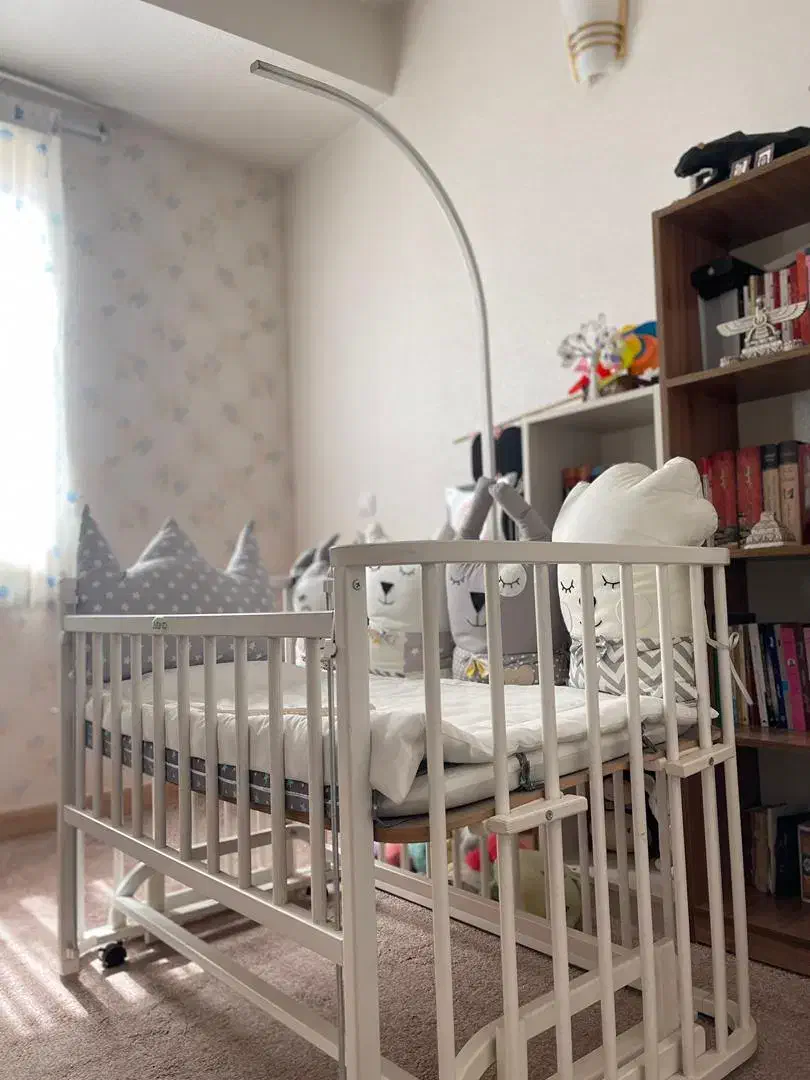 تخت گهواره ای کنار تخت مادر|تخت و صندلی بچه|تهران, امام زاده عبدالله|دیوار