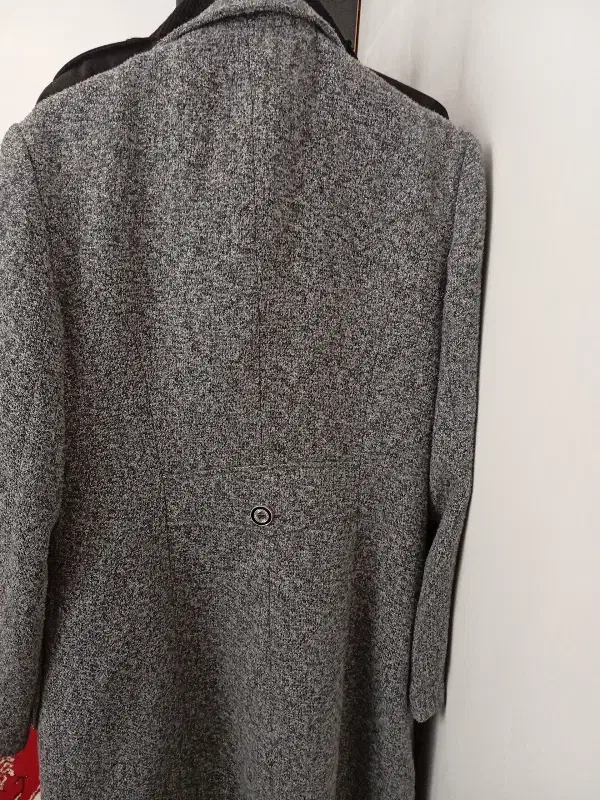 پالتو|لباس|نقده, |دیوار