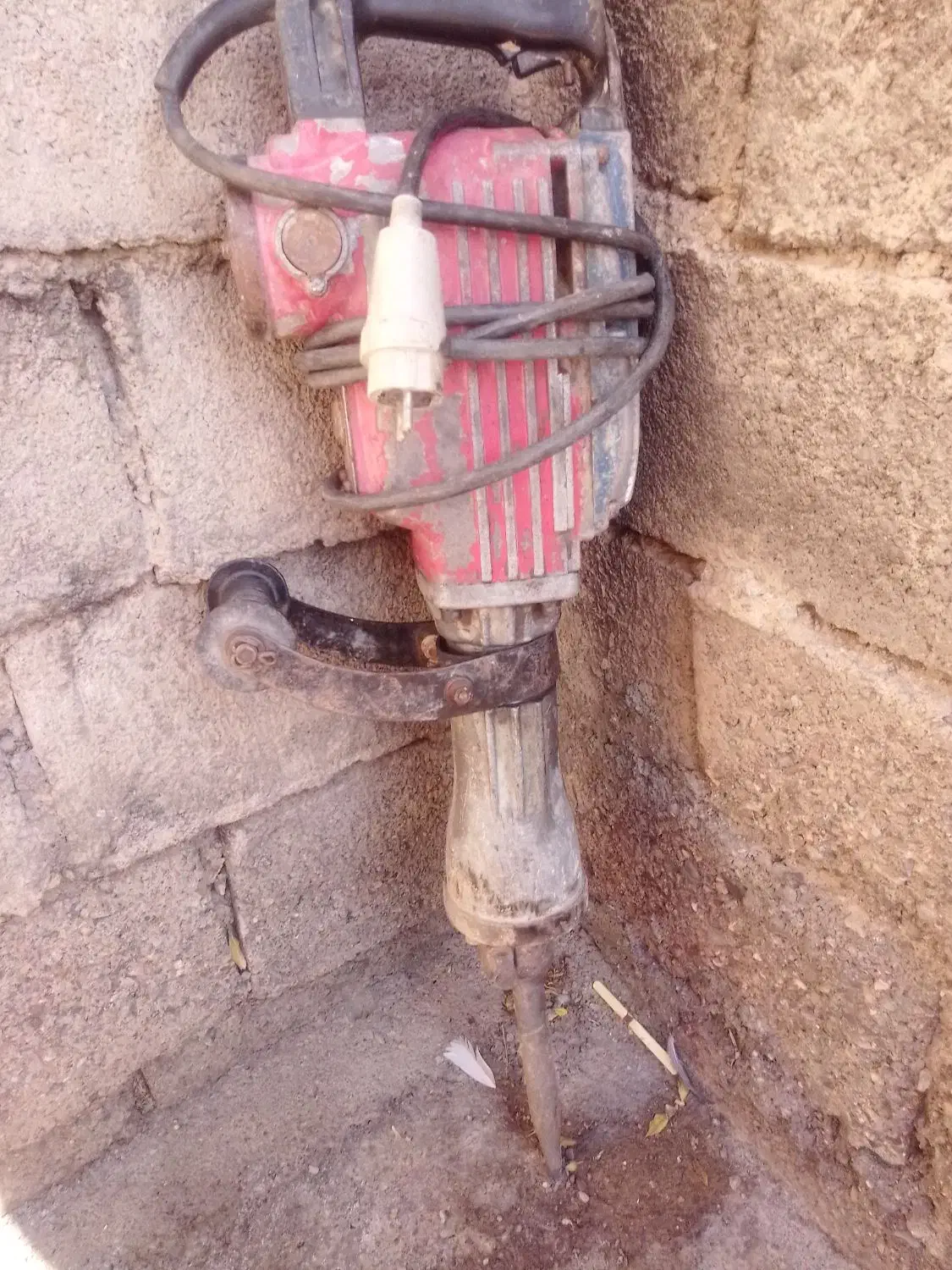 هلتی|ابزارآلات|تربت جام, میان جام|دیوار