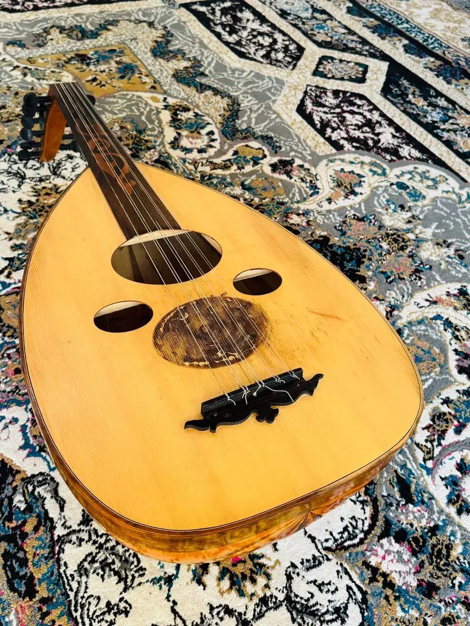 عود متاع پور|سازهای سنتی|قشم, |دیوار