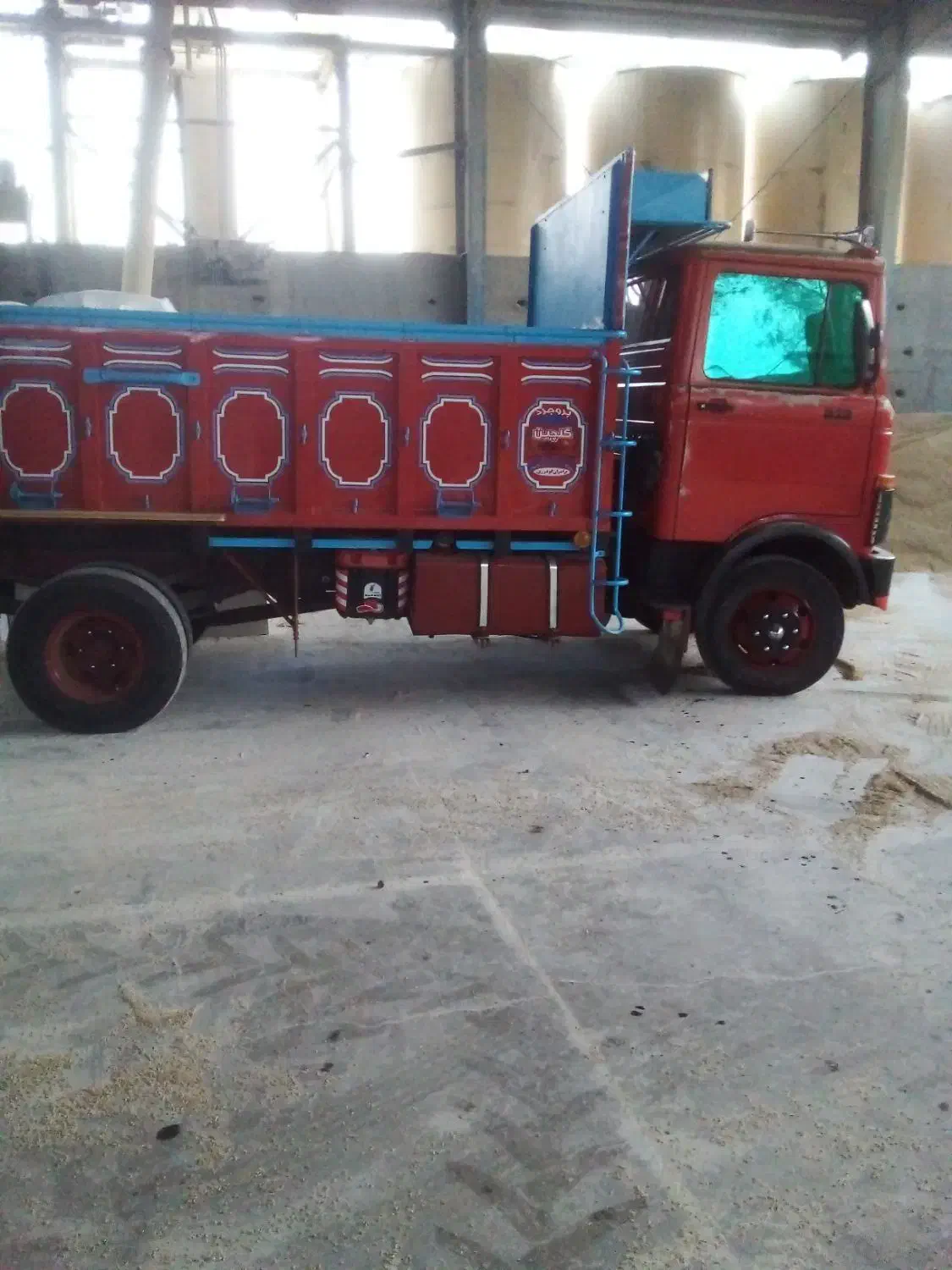 خاور۸۱۳کمکارزیرخاکی|خودرو سنگین|احمدآبادمستوفی, |دیوار