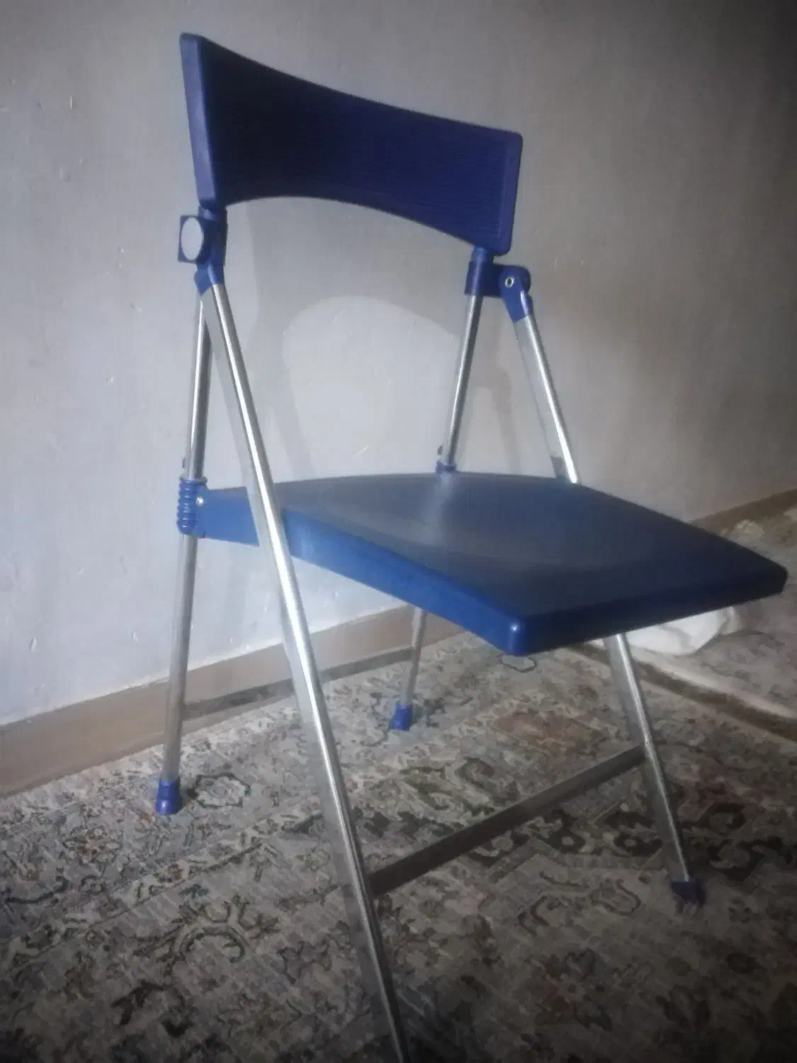 صندلی تاشو کم جا|صندلی و نیمکت|صفادشت, |دیوار