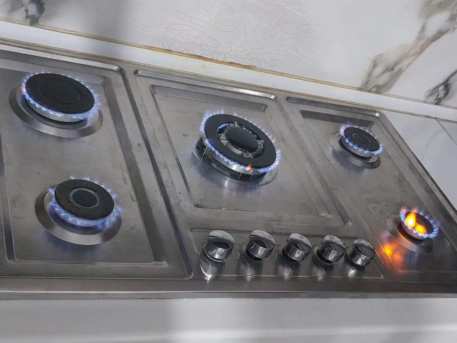 تعمیر‌نصب هود‌،آبگرمکن،اجاق گاز صفحه ایی و تخت|خدمات پیشه و مهارت|آبادان, |دیوار