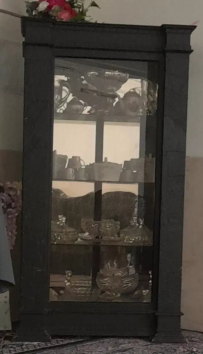 بوفه بزرگ و جادار و زیبا|بوفه، ویترین، کنسول|یزد, |دیوار