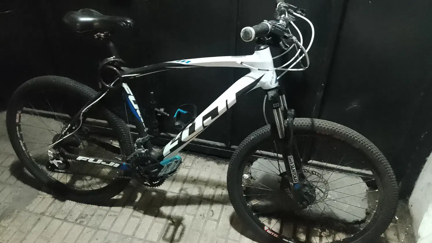 دوچرخه کربن فوجی|دوچرخه، اسکیت، اسکوتر|رشت, گلسار|دیوار