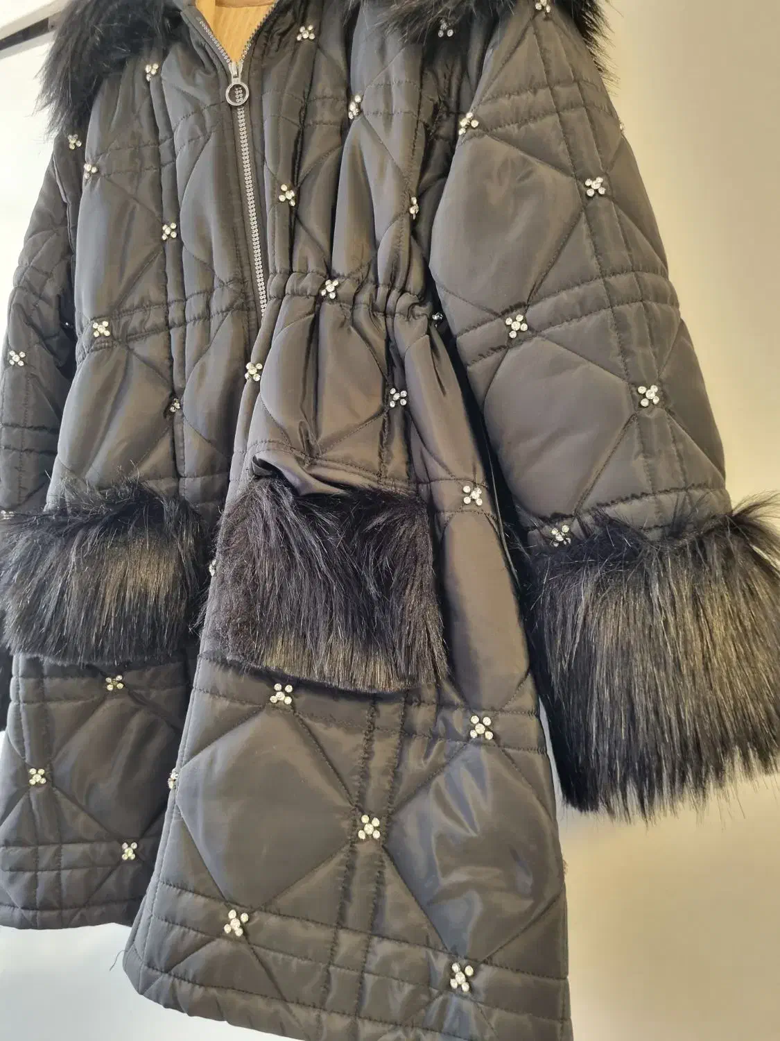 کاپشن و پافر|لباس|سبزوار, سیادتی|دیوار