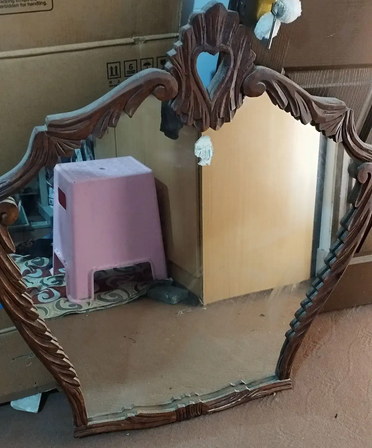 آینه قدیمی با قاب|آینه|خمینی‌شهر, |دیوار