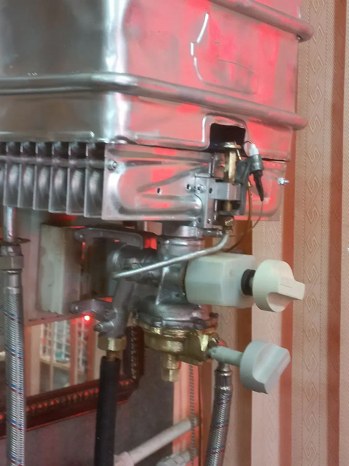 فروش و معاوضه آبگرمکن کارکرده|آبگرمکن، پکیج، شوفاژ|اردبیل, |دیوار