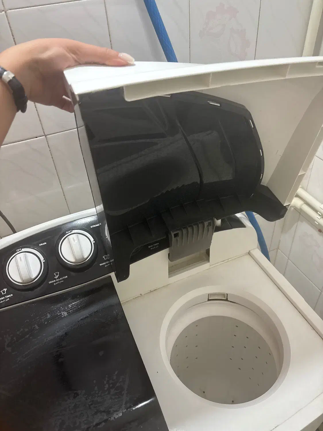 کهنه شور بزرگ دوقلو (مینی واشر)|ماشین لباسشویی و خشک‌کن لباس|سنندج, |دیوار