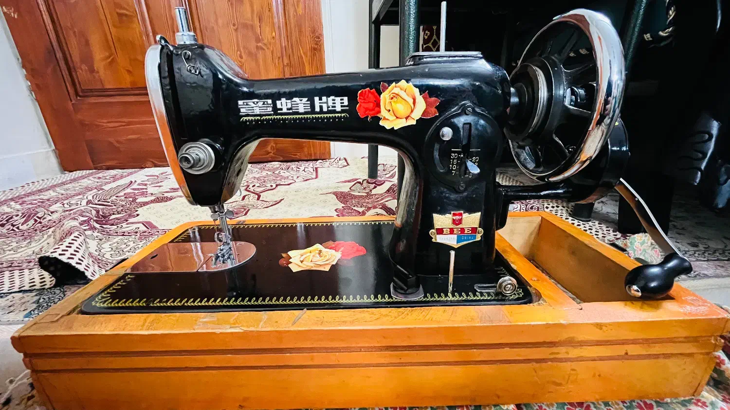 چرخ خیاطی قدیمی|چرخ خیاطی و ریسندگی|کرج, اصفهانی‌ها|دیوار