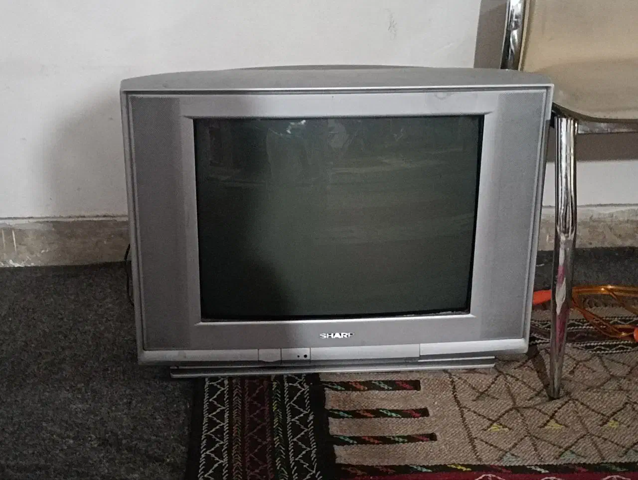 تلویزیون رنگی ۲۱اینچ قدیمی|تلویزیون و پروژکتور|کرج, مطهری|دیوار