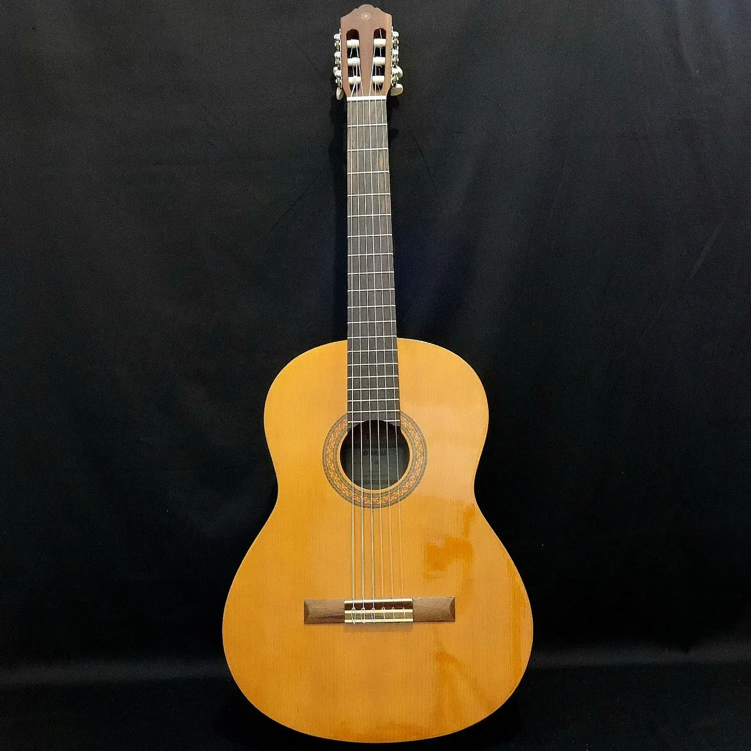 یاماها C40|گیتار، بیس، امپلیفایر|سنندج, |دیوار