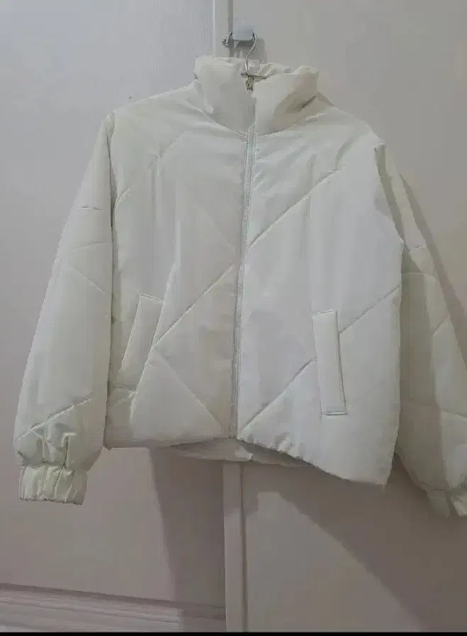 لباس زمستانه|لباس|گرگان, |دیوار