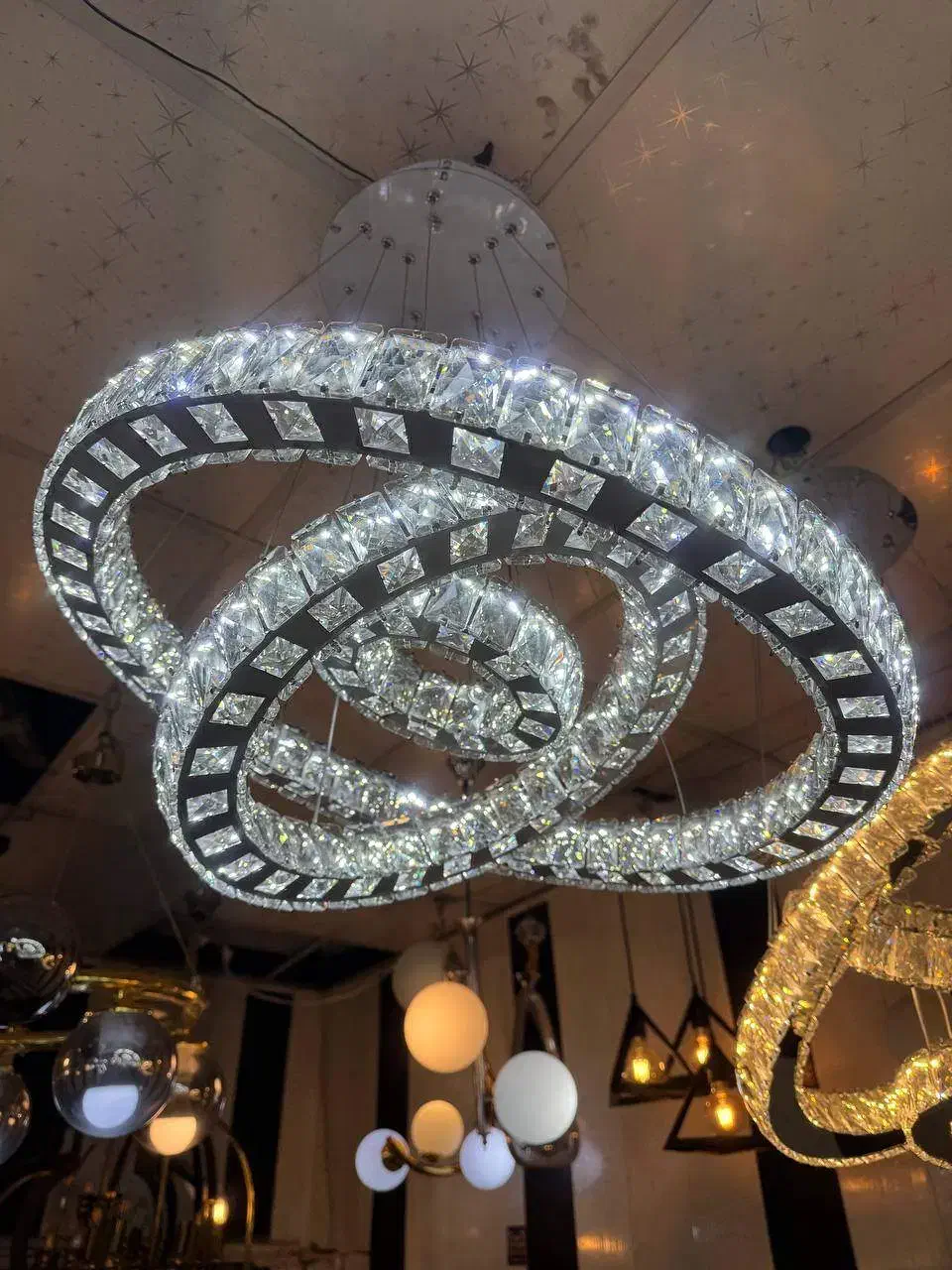 فروش لوستر تعداد محدود نصف قیمت|لوستر و چراغ آویز|تهران, مطهری|دیوار