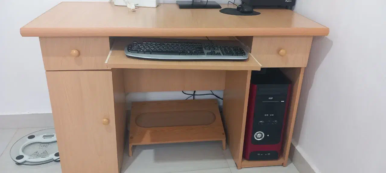 فروش کامپیوتر ومیز کامپیوتر درحدنو کم کارکرد|رایانه رومیزی|رشت, نخودچر|دیوار