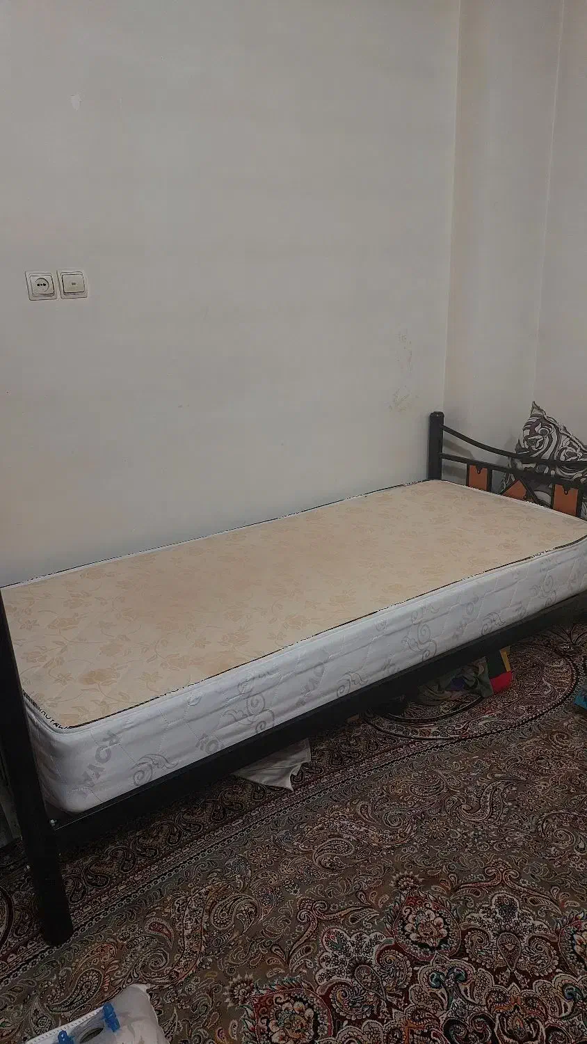 تشک پارسال خریدم نوعه|تخت و سرویس خواب|خمینی‌شهر, |دیوار