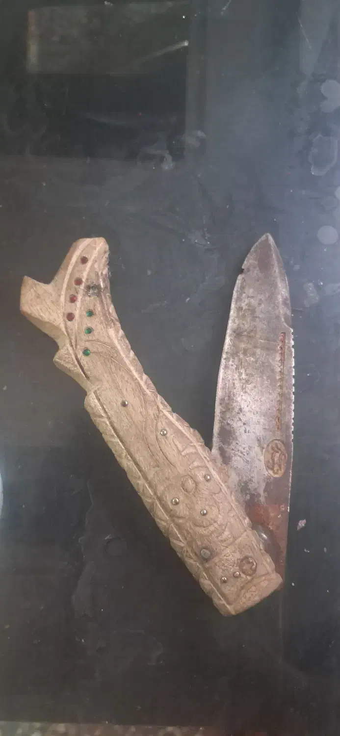 انواع وسایل قدیمی وعتیقه|کلکسیون اشیاء عتیقه|آباده, |دیوار